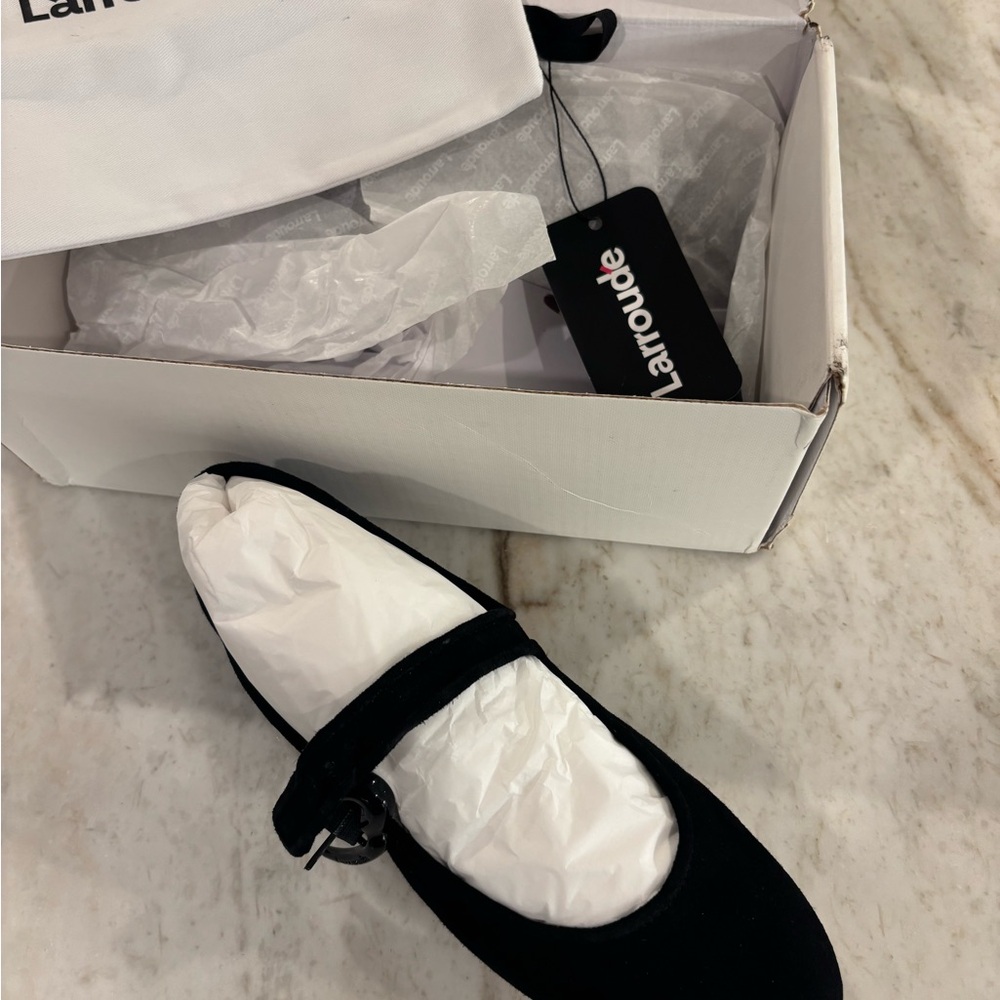 Larroude Black Women's Flats